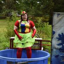 JD and Messy Andi: Spreading some positivity with a dunked clown :)