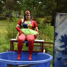 JD and Messy Andi: Spreading some positivity with a dunked clown :)