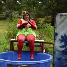 JD and Messy Andi: Spreading some positivity with a dunked clown :)