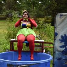 JD and Messy Andi: Spreading some positivity with a dunked clown :)