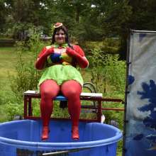 JD and Messy Andi: Spreading some positivity with a dunked clown :)