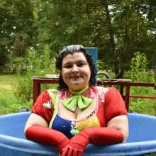 JD and Messy Andi: Spreading some positivity with a dunked clown :)