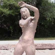 FOXY: Ambre immerses herself in mud