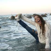 Ag Italian Wetlook: Giada at the sea