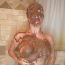 Slimed Models: Sydney Makes Herself into a Human Choocolate Brownie