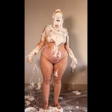 Anglefan: Taryn pies herself in sexy lingerie!