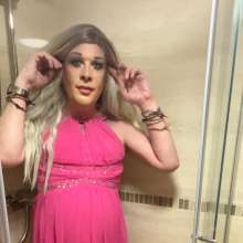 Kelly-Le-Frock: I had a messy weekend in a hotel (UK)
