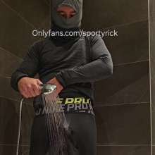 SportyRick: Wetlook--3 Nike Leggings 1 Bath