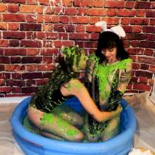 Slime Genesis: Who's Messy Dream Is It?  Larz's or Daisy's?
