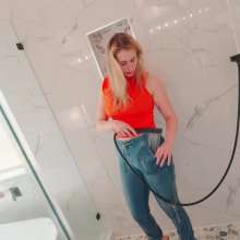 WetlookFashion: Jeans Shower with Ariel