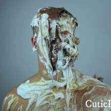 Cutiepied-production: Quenty 2 : Pieing the Flexing Guy