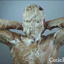 Cutiepied-production: Quenty 2 : Pieing the Flexing Guy