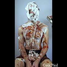 Cutiepied-production: Quenty 2 : Pieing the Flexing Guy