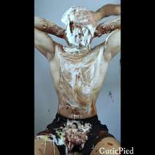 Cutiepied-production: Quenty 2 : Pieing the Flexing Guy