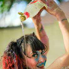 messyhot: Tesla Elektra Cake Mess Flexibility Demonstration