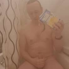 Wakka: Wakka Showers and Adds Custard