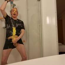 Wakka: Wam in a Hotel Shower