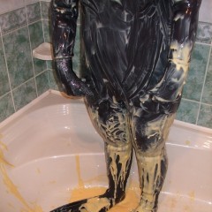 Diver2810: Rubber wetsuit and custard