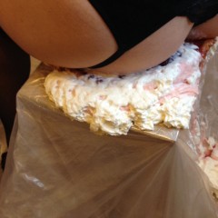 JellynCustard: Sitting on a pie!