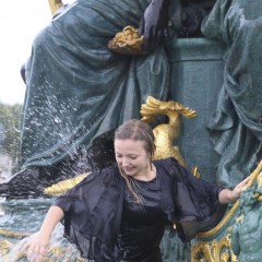 LisaMoomin: Amy All Wet!
