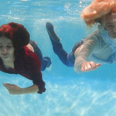 wetkahuna: Angie brought a friend to play in the pool