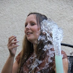 LisaMoomin: Latest Hose Down!