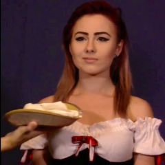 piefan2: New Fiverr Pie Girl With Real Pies