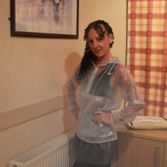 Cinqgirlracer: Cinqgirlracer's new rainwear outfit....thanks and input required plz