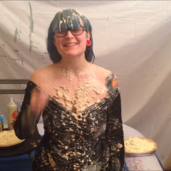CandyCustard: Filling tights and ankle boots w oatmeal plus pie sitting!