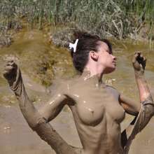 FOXY: Duo couple in deep mud