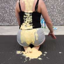 MostWam: Custard yoga!