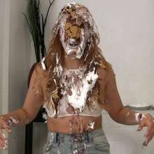 Messygirl: New Just Pie Me Clip!  The Girl in the Park
