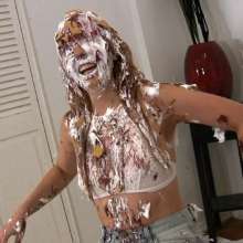 Messygirl: New Just Pie Me Clip!  The Girl in the Park