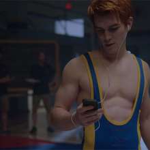 gungehim: Gregg Sulkin vs. KJ Apa