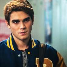 gungehim: Gregg Sulkin vs. KJ Apa