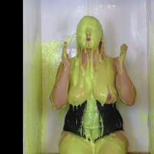bosunbob: Wamprincess plays Triggerwords, her first time in a gunge tank