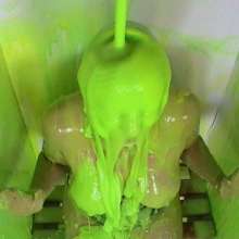 bosunbob: Wamprincess plays Triggerwords, her first time in a gunge tank