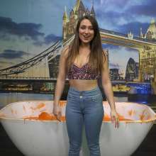 MostWam: Amber And Another Orange Gunge Bath