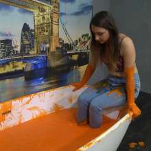 MostWam: Amber And Another Orange Gunge Bath