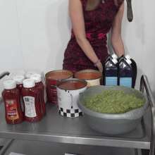 MostWam: Amber and Emily Bare Leg Gunge Savoury Quiz