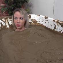 MostWam: Chelsea Demonstrates Having A Mud Bath