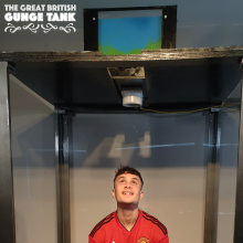 jay852uk: Man United fan Calum visits the Great British Gunge Tank