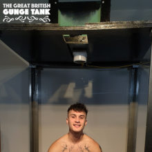jay852uk: Man United fan Calum visits the Great British Gunge Tank