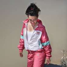 FOXY: marion dressed with a sport tracksuit