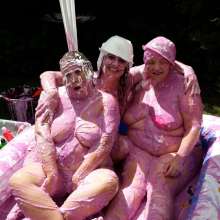 messyjojo: Outdoor Sploshing with Fayth on Fire