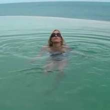 : Leony's Vacation Wetlook Play