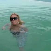 : Leony's Vacation Wetlook Play
