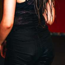 wet.look.me: Kate pleases us again!  Don't miss!  It's really interested wetlook!