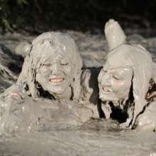 DuncanEdwards: Three Girl Mud Bubble Blast!
