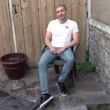 MrWAM: MrWam Lorenzo Gets Wet in Pool